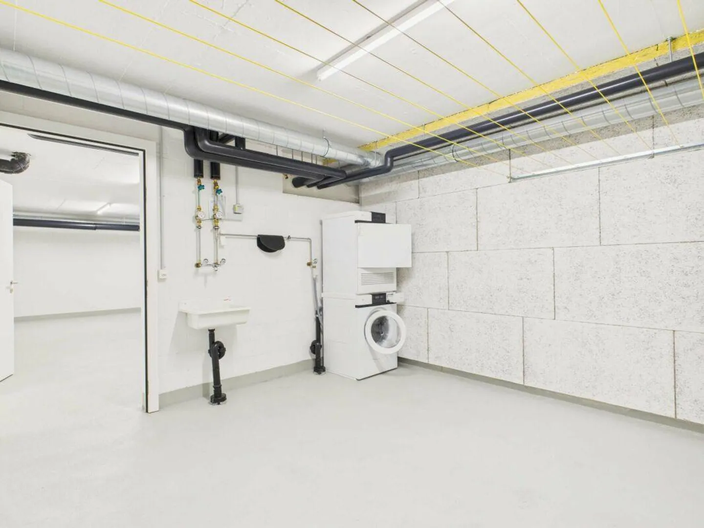 Accès direct à la verdure - Appartement moderne de 3,5 pièces en rez-de-chaussée - Photo 13 sur 16