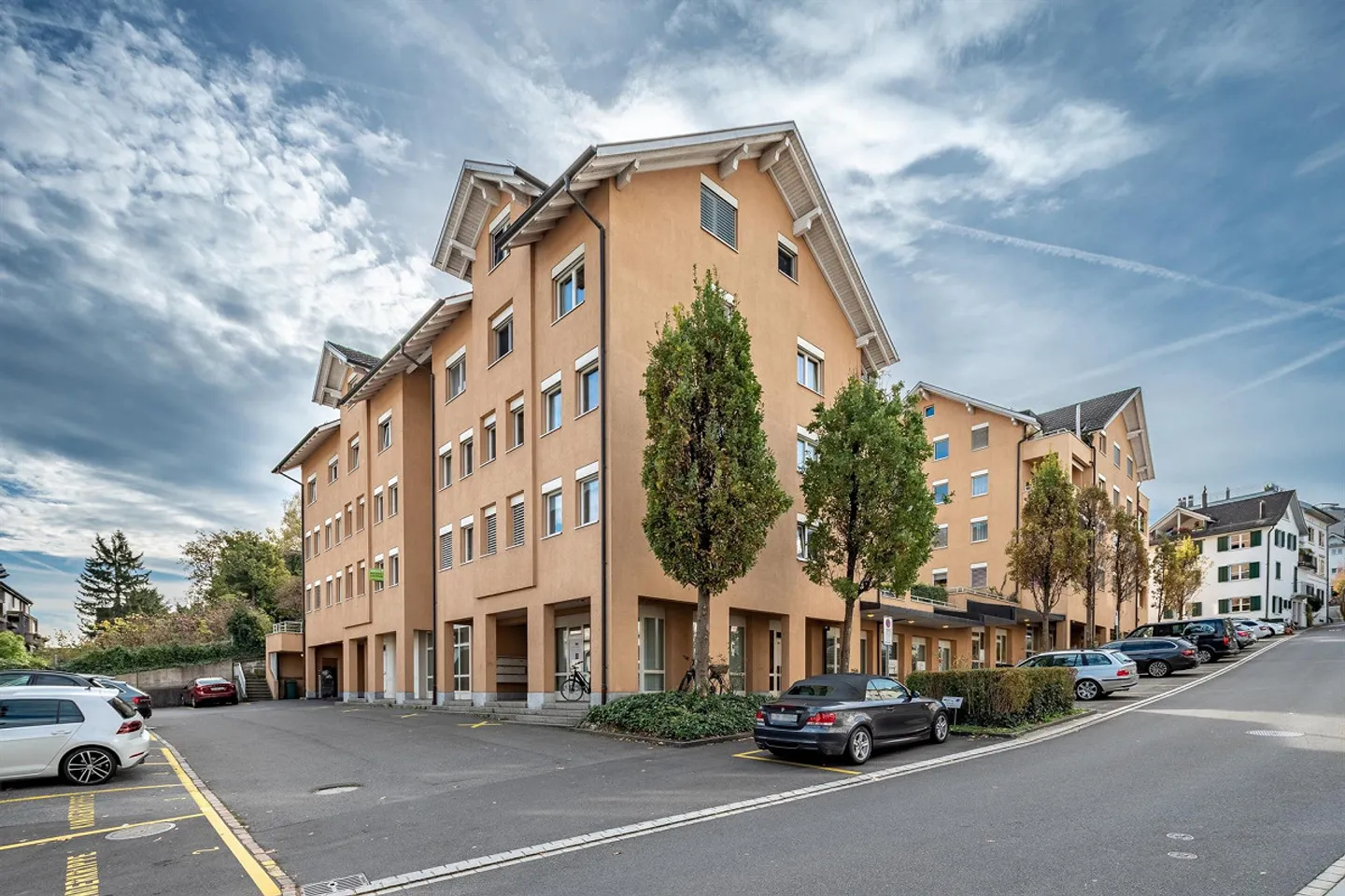 Parking space in modern parking garage in Horgen for rent - Photo 1 of 1