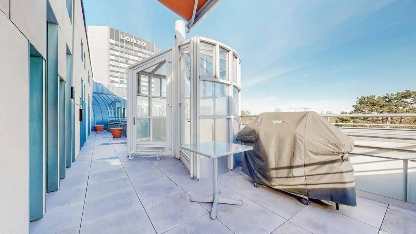 Exclusive sales area seeks new tenant - Photo 12 of 12