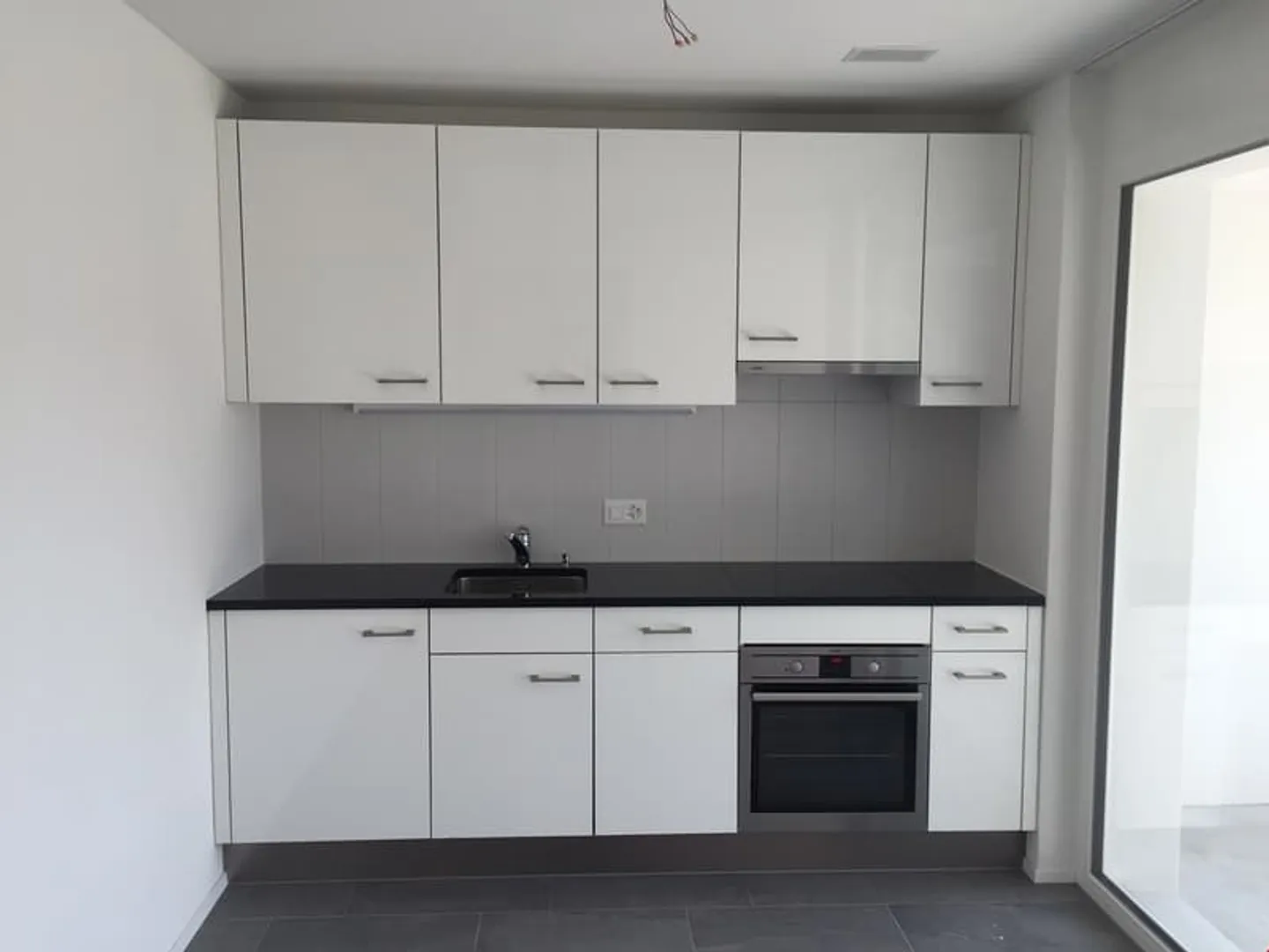 Appartement moderne et lumineux de 2,5 pièces - Photo 3 sur 7