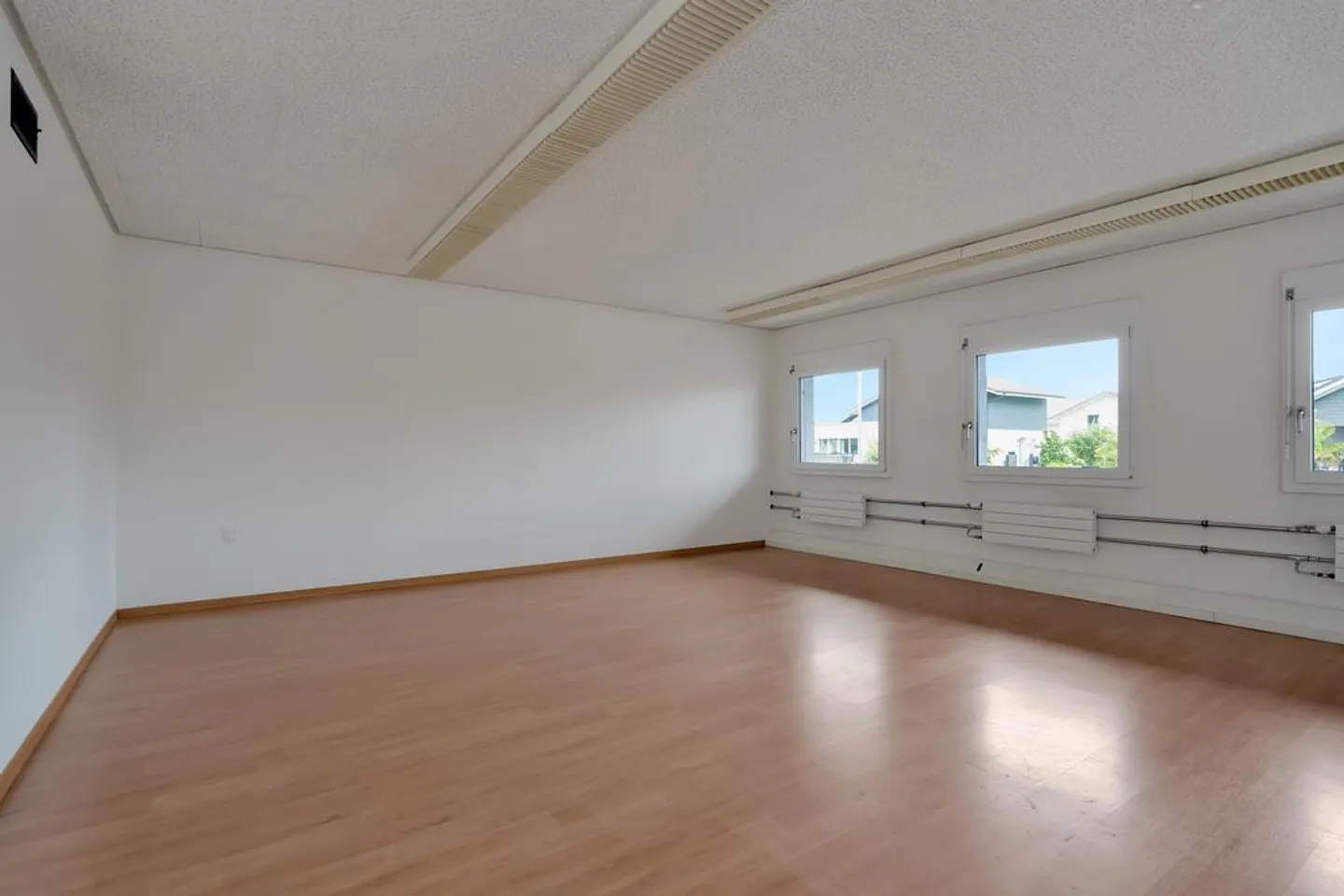 Ici, vous trouverez votre nouvel espace de bureau pour une utilisation flexible - Photo 10 sur 12