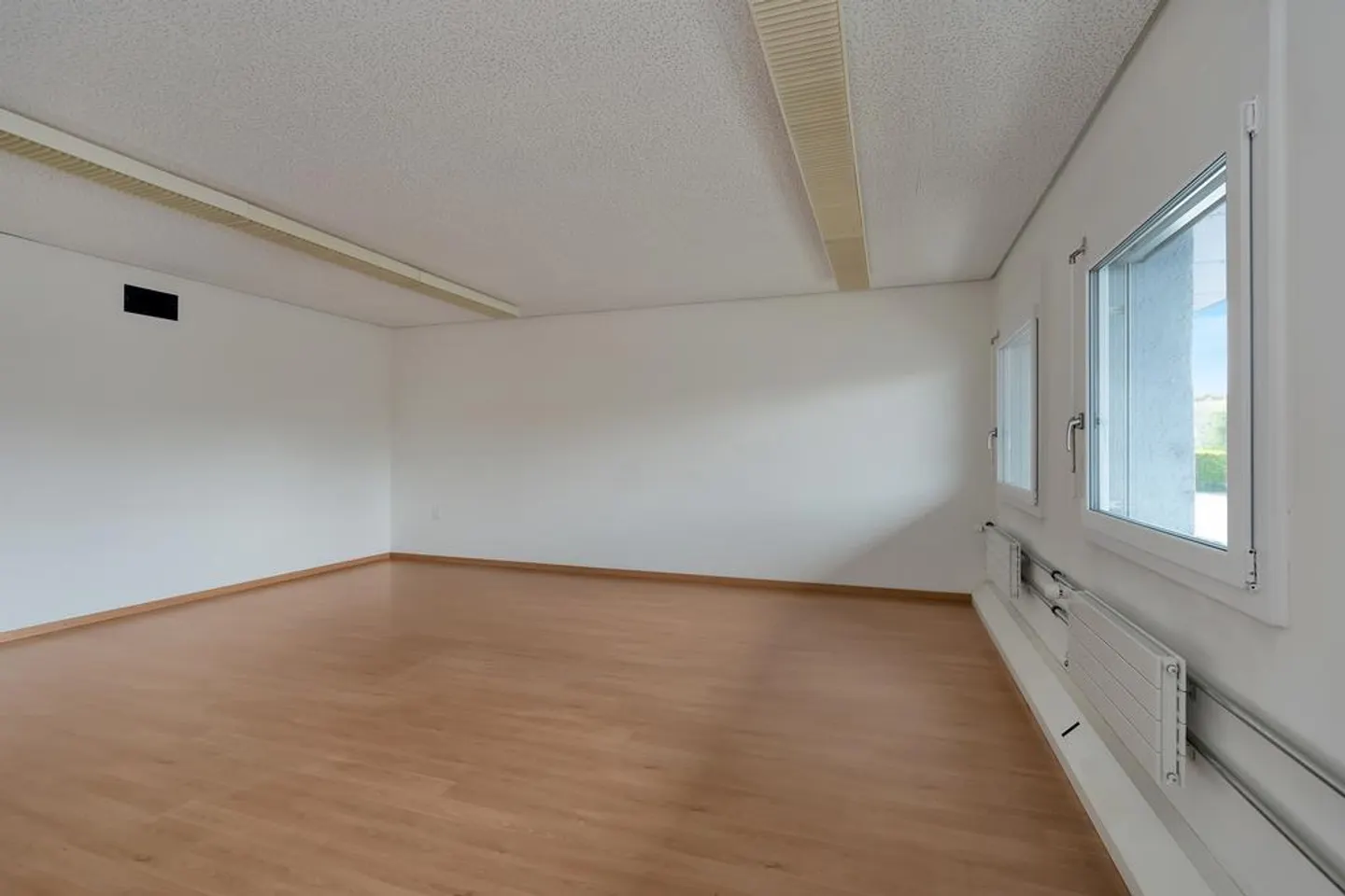 Ici, vous trouverez votre nouvel espace de bureau pour une utilisation flexible - Photo 11 sur 12