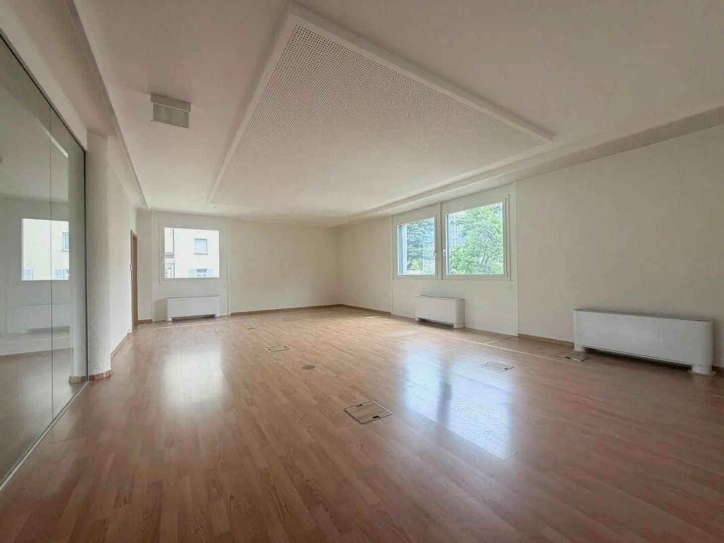 Modernes Büro mit Küche - Foto 2 von 12