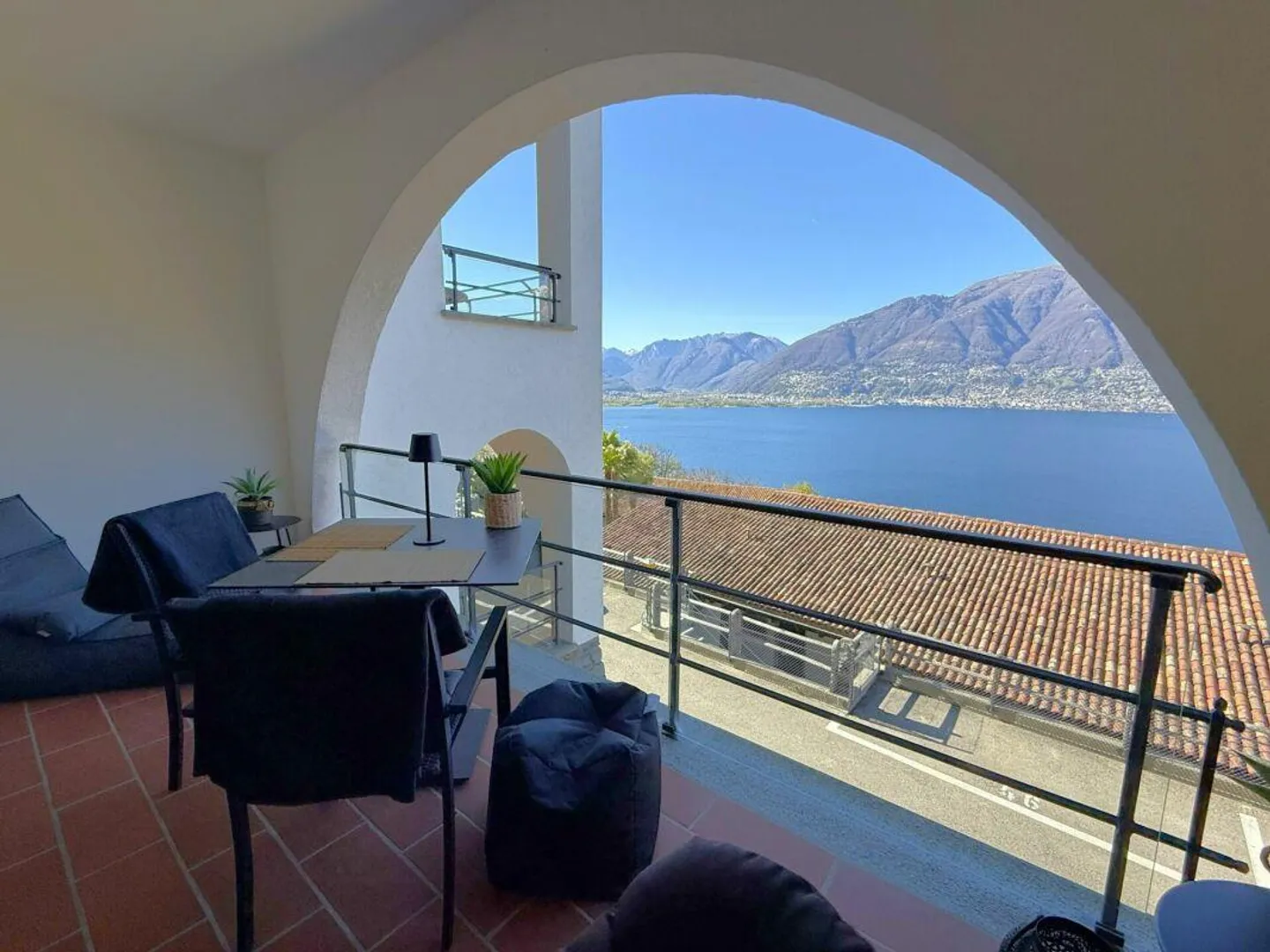 Renovated holiday apartment with pool - Photo 1 of 12