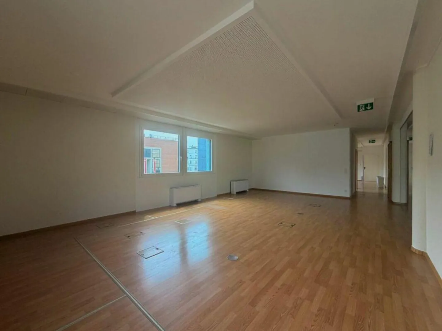 Modernes Büro mit Küche - Foto 3 von 12