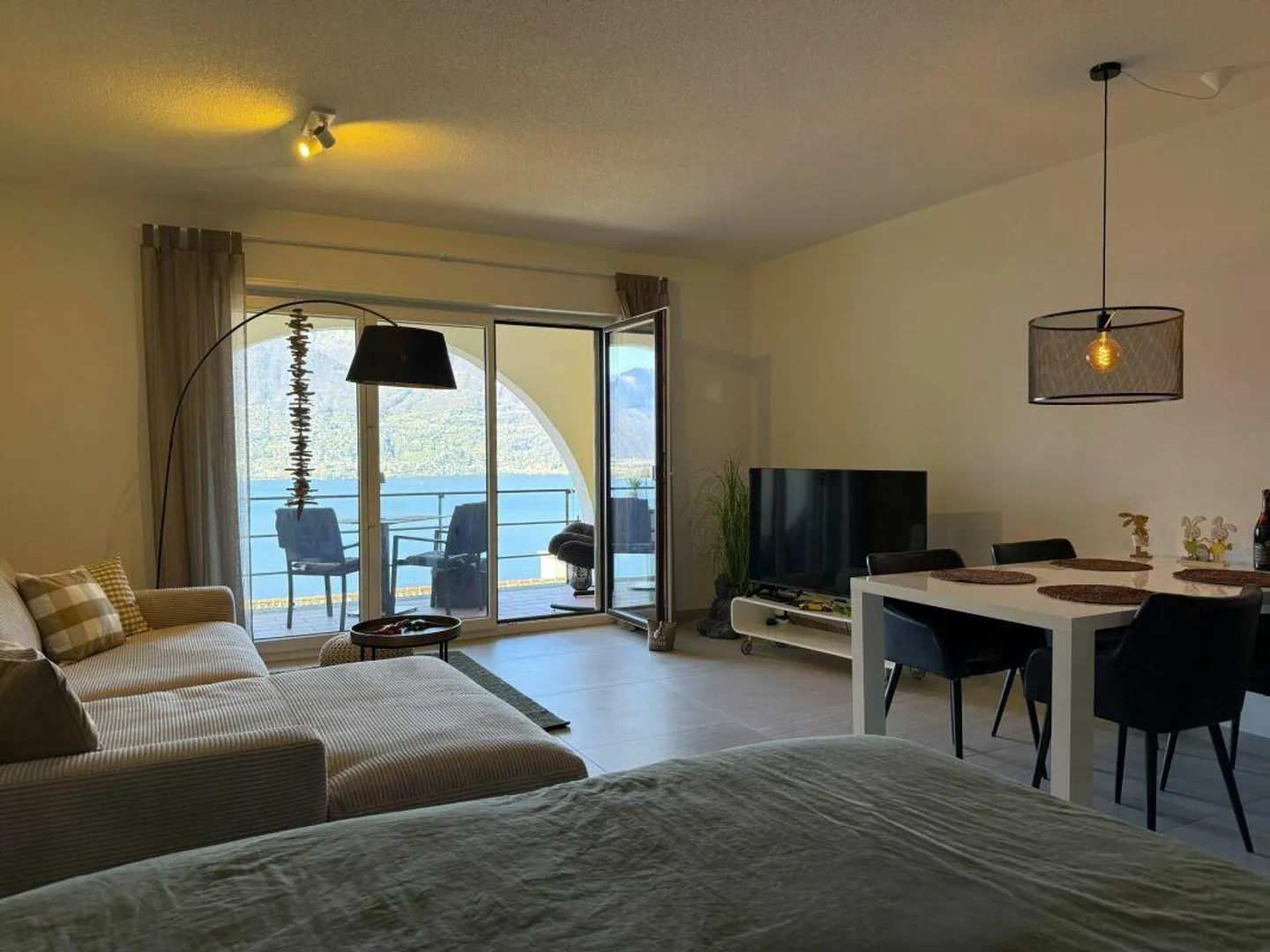 Renovated holiday apartment with pool - Photo 2 of 12