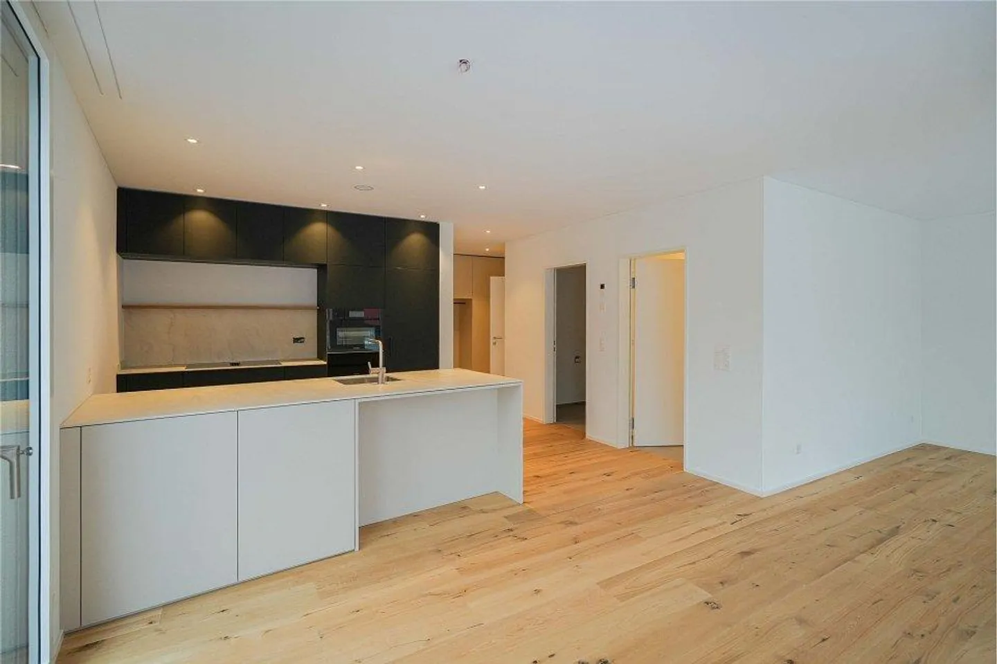 Exclusive living with high-quality architecture - Ready-to-move-in 2.5-room garden apartment 78 m² - Photo 4 of 13