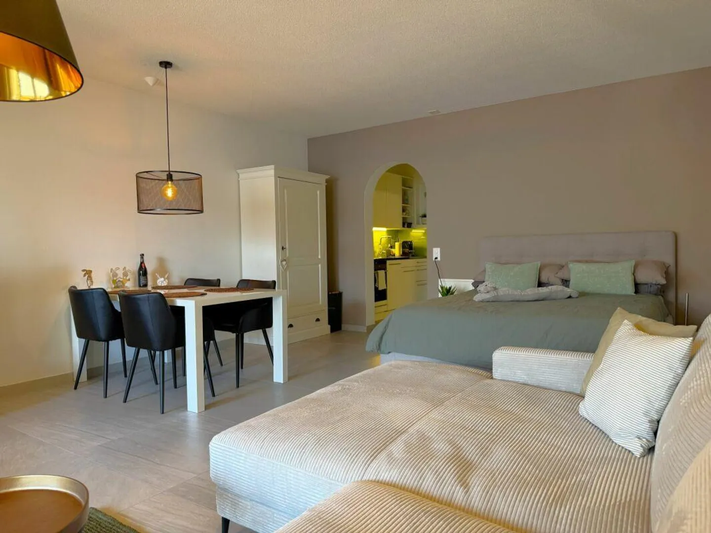 Renovated holiday apartment with pool - Photo 3 of 12