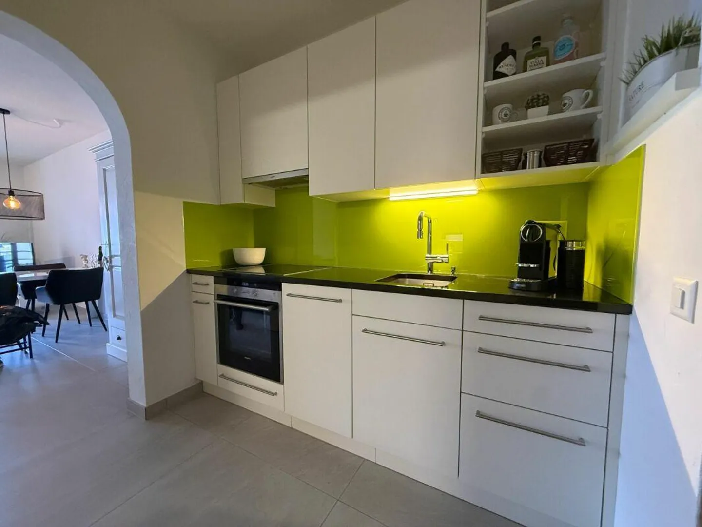 Renovated holiday apartment with pool - Photo 7 of 12