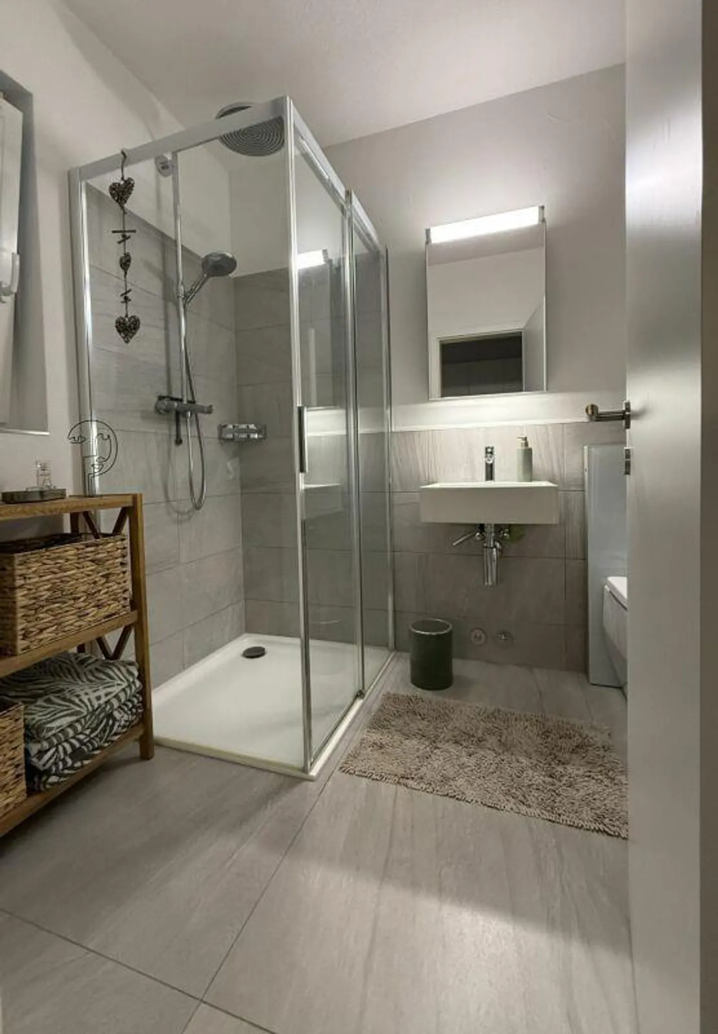 Renovated holiday apartment with pool - Photo 8 of 12