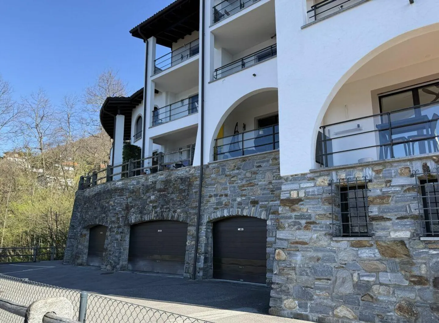 Renovated holiday apartment with pool - Photo 10 of 12