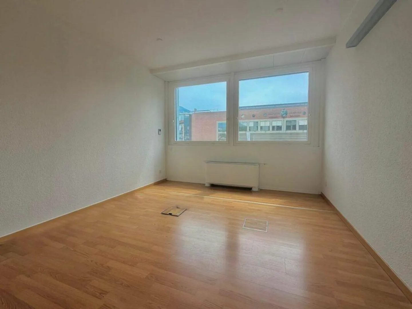 Modernes Büro mit Küche - Foto 8 von 12