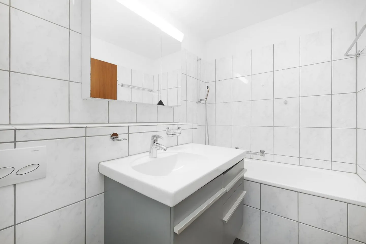 Happy Home - Photo 4 of 6