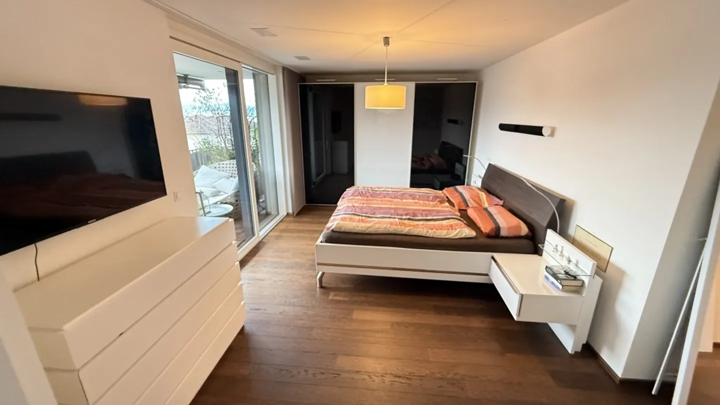 Appartement moderne, lumineux et avec vue sur le lac - Appartement de 4,5 pièces dans le meilleur emplacement à Mä... - Photo 7 sur 12