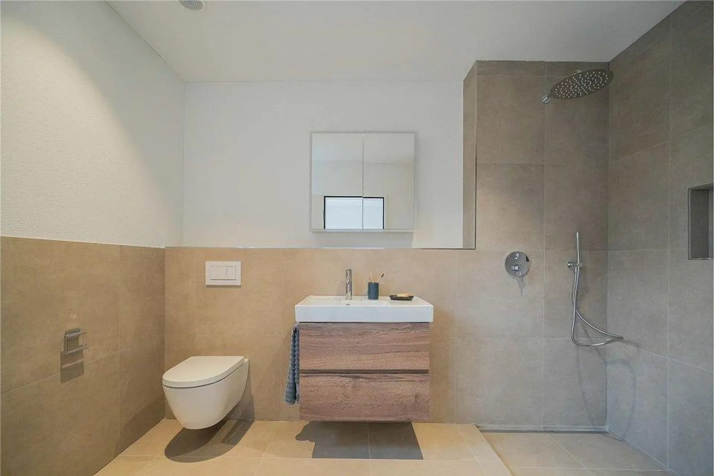 Exclusive living with high-quality architecture - Ready-to-move-in 2.5-room garden apartment 78 m² - Photo 11 of 13