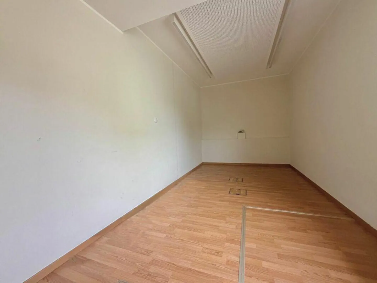 Modernes Büro mit Küche - Foto 9 von 12