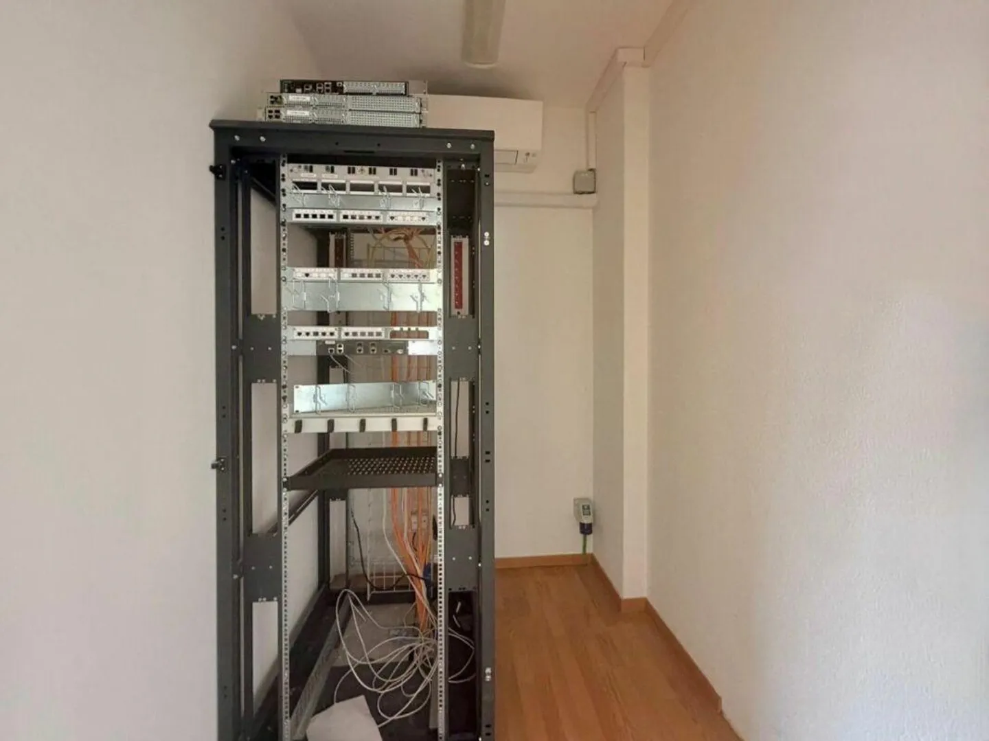 Modernes Büro mit Küche - Foto 12 von 12