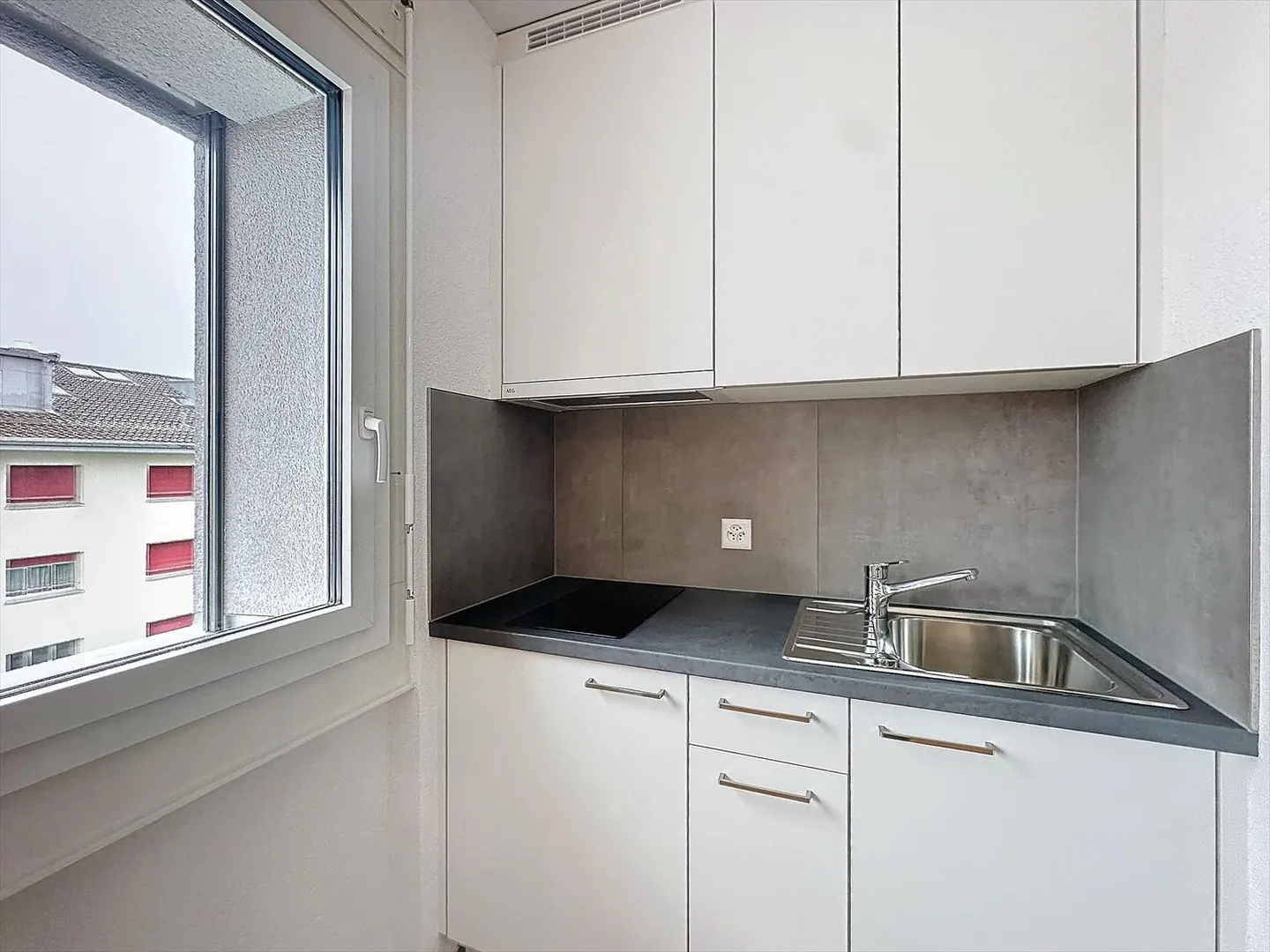 1-room apartment - Photo 2 of 3