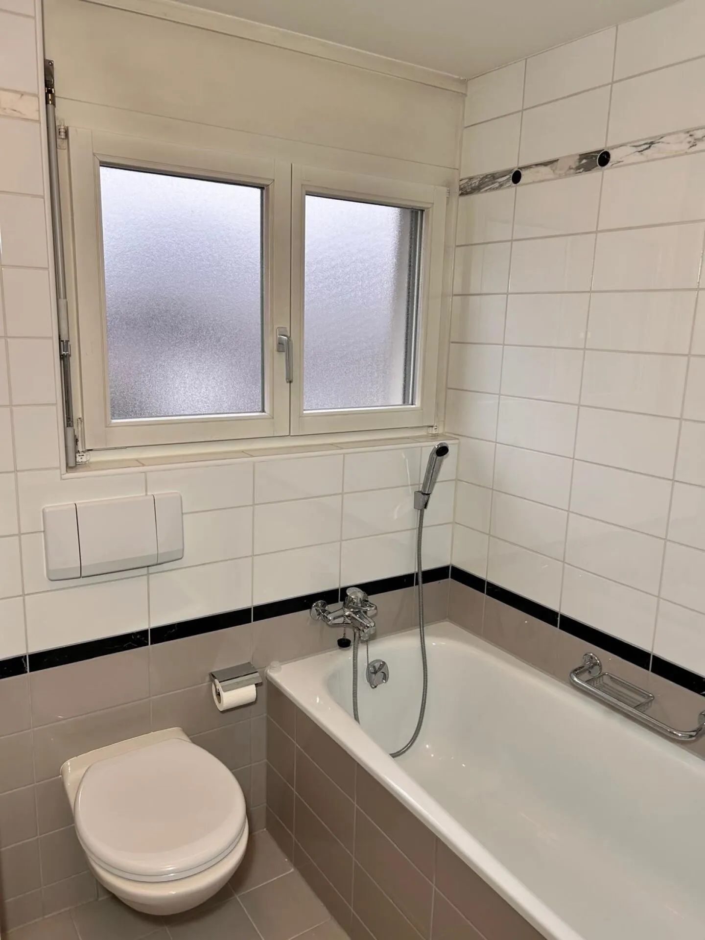 6.5 Room Single-Family House with Large Garden & Garage - Photo 8 of 10