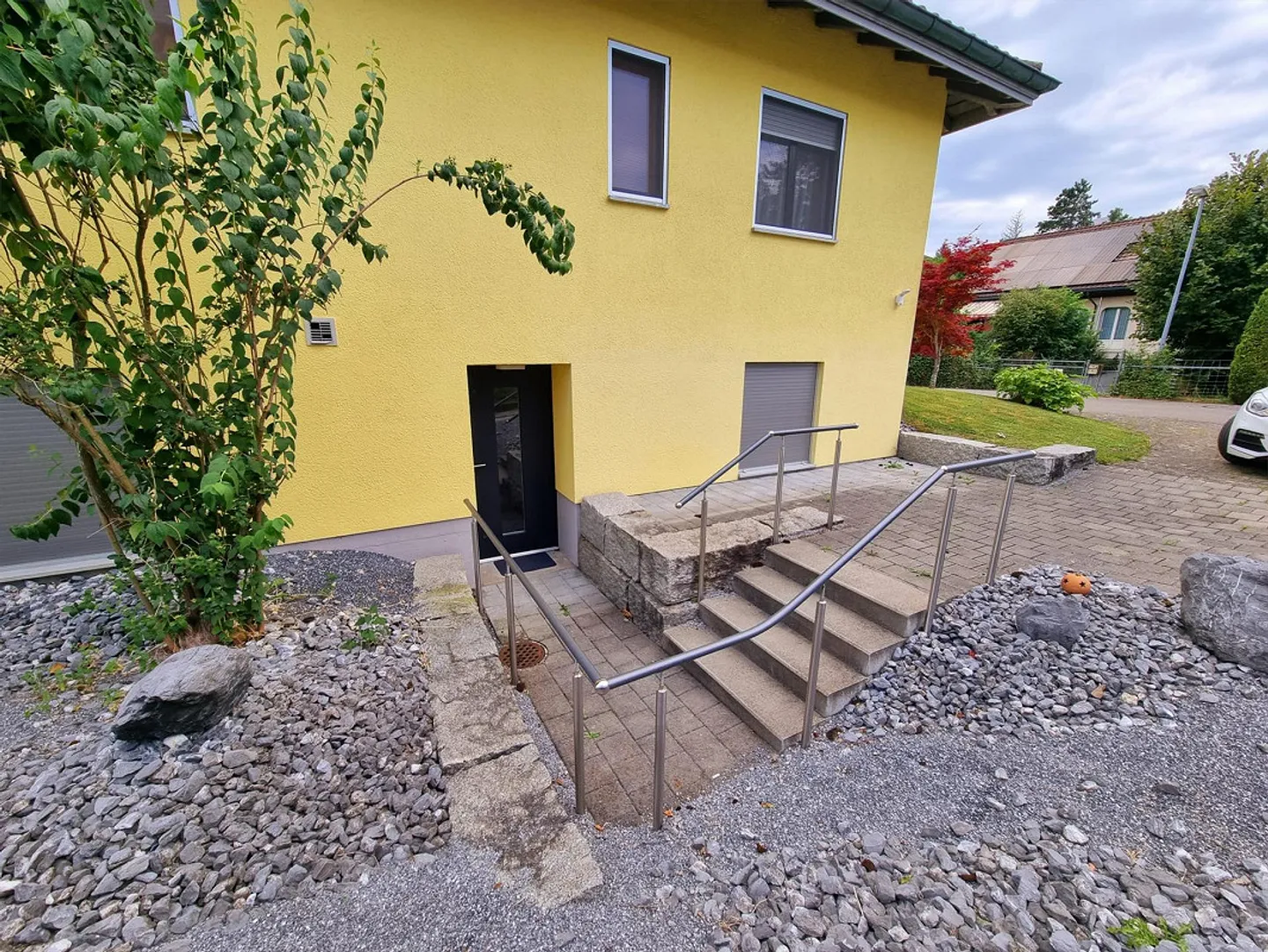 Sunny 2-room apartment for rent in Müllheim - Photo 3 of 8