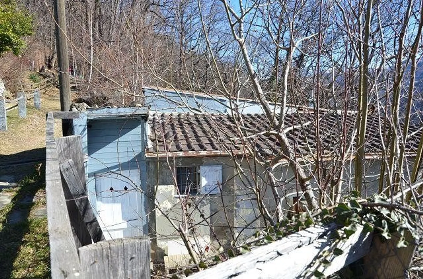 Rustico da ristrutturare con grande terreno terrazzato / Rustico zu... - Foto 22 von 25