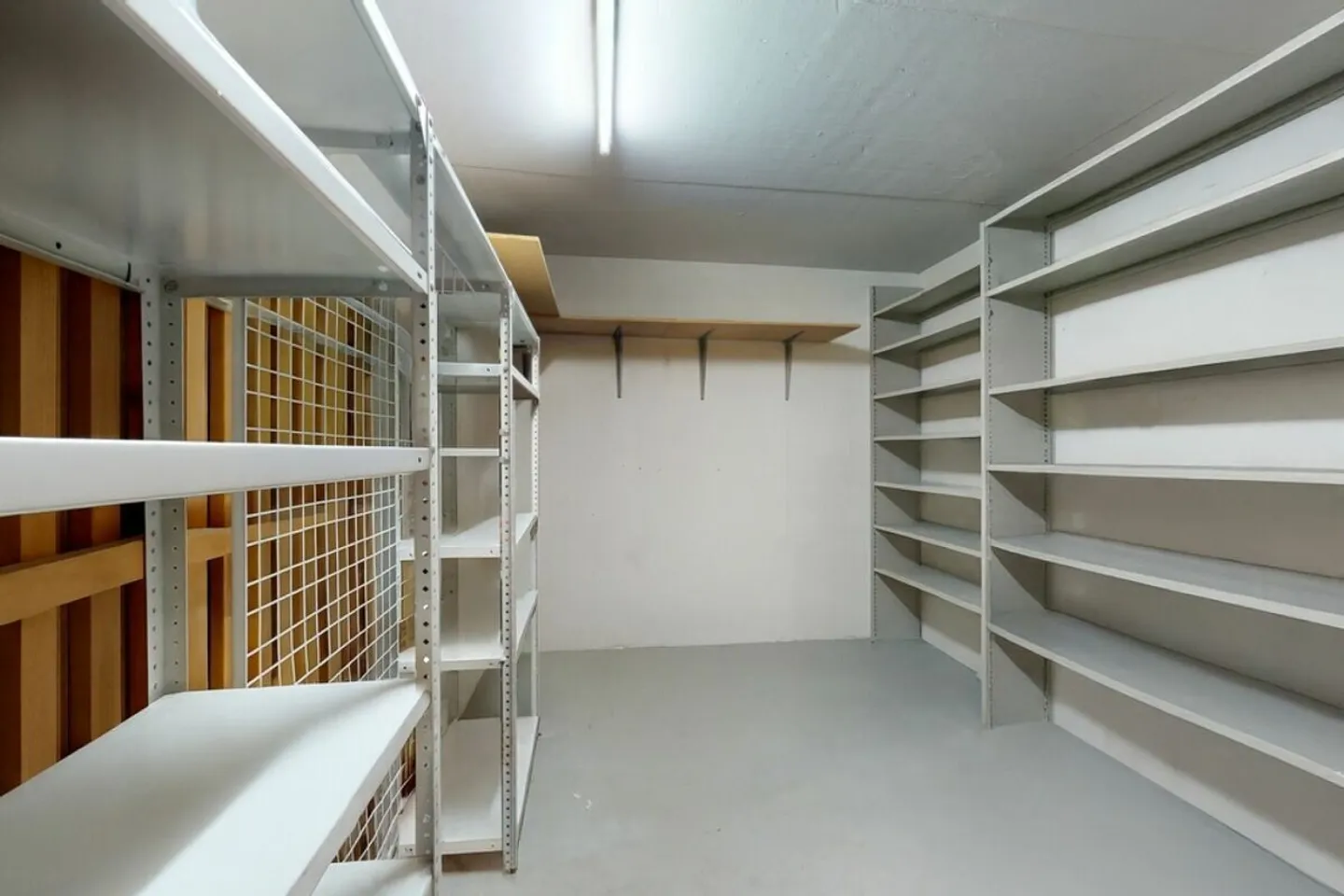 Modern Maisonette Garden Apartment with Parking Space - Photo 16 of 17