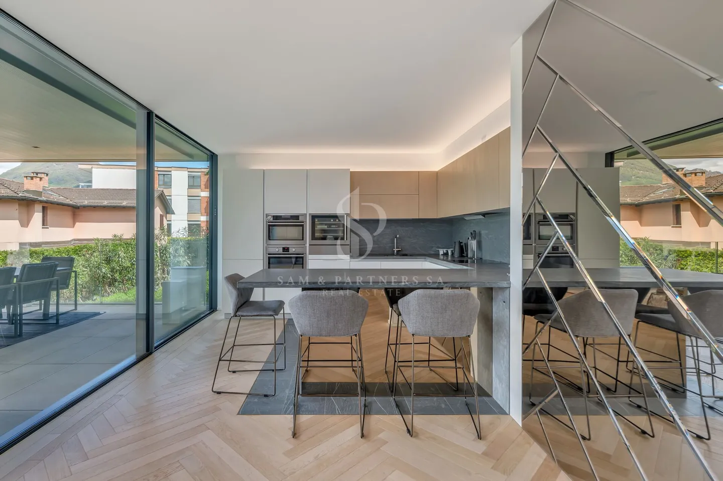 Appartamento moderno con vista lago - Foto 5 di 13