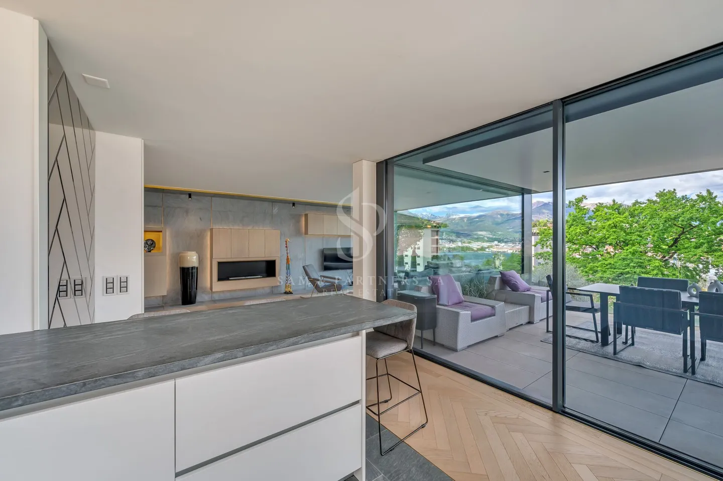 Appartamento moderno con vista lago - Foto 7 di 13