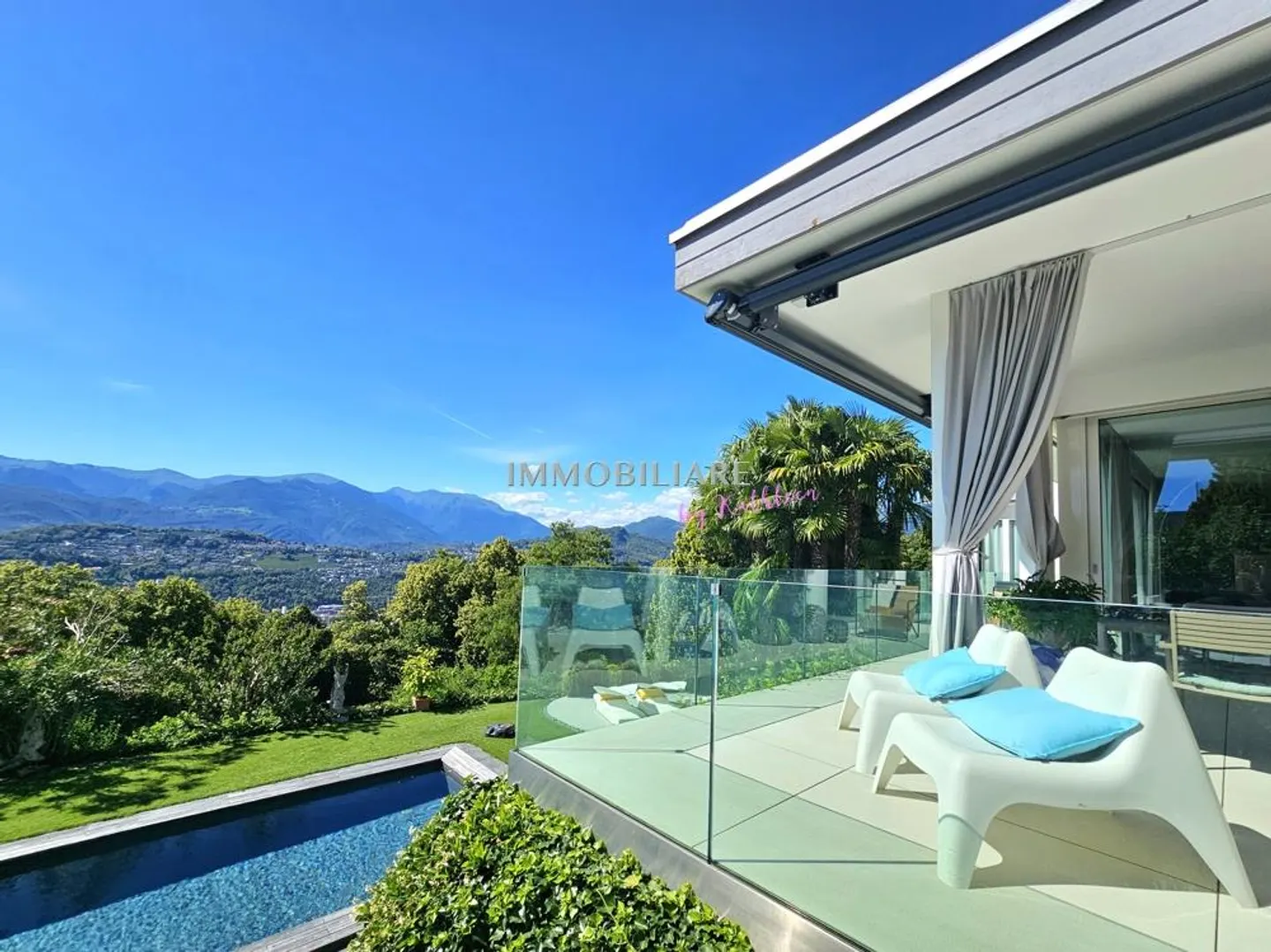 Villa di Lusso con Vista Mozzafiato - Foto 14 di 19