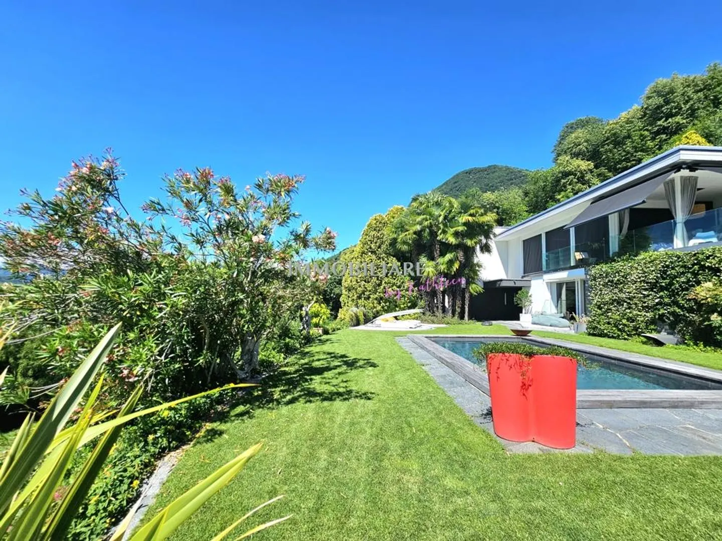 Villa di Lusso con Vista Mozzafiato - Foto 15 di 19