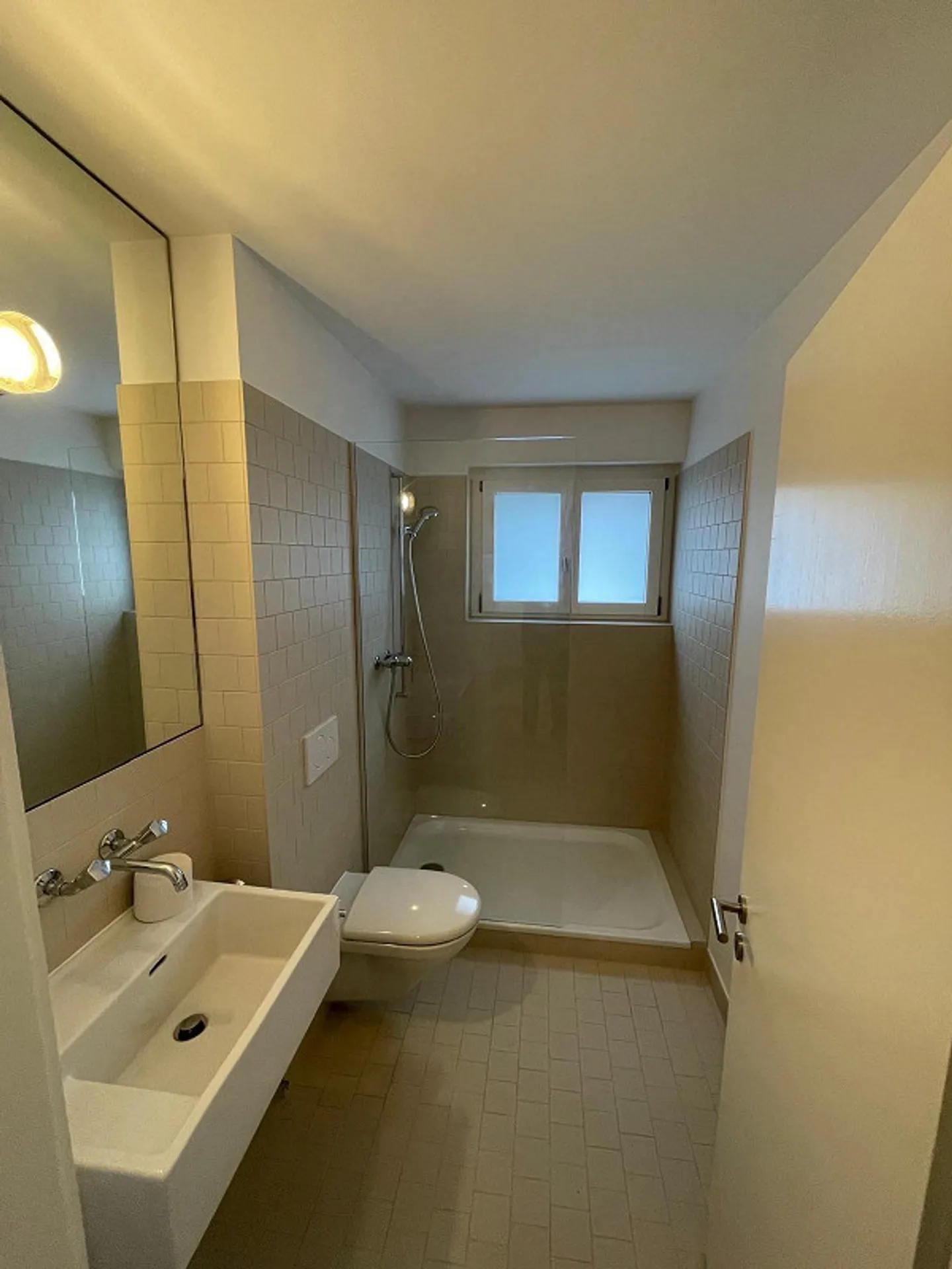 Renovierte 3.5-Zimmerwohnung im 1. OG in Allschwil zu vermieten - Foto 2 von 7