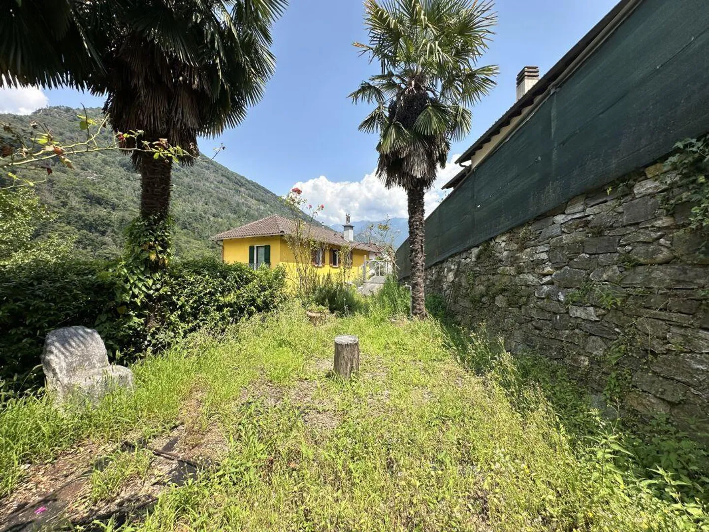 Maison Secondaire avec Deux Appartements, Garage et Jardin - Photo 3 sur 13