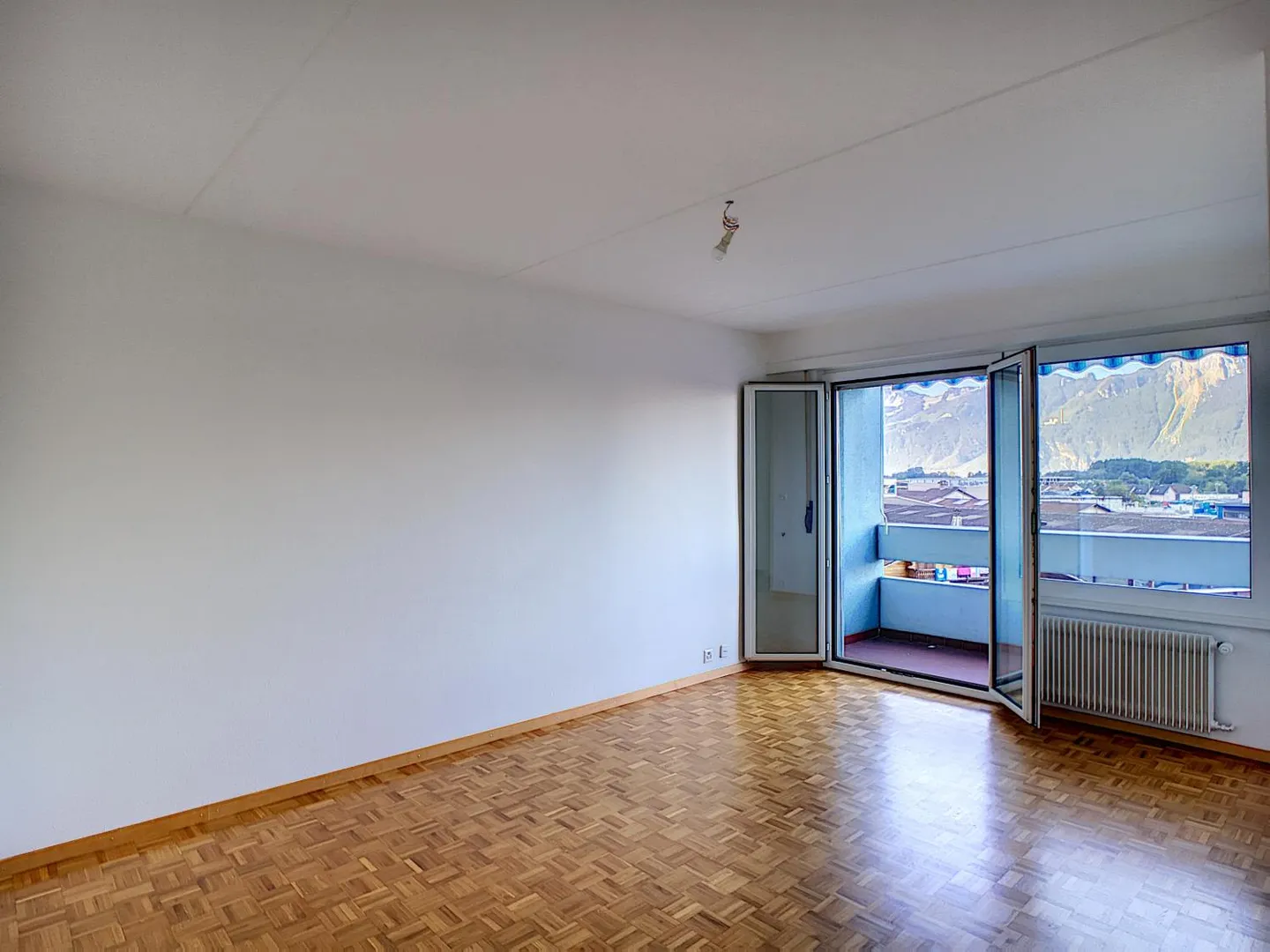 Appartement Charmant Rénové - Photo 1 sur 6
