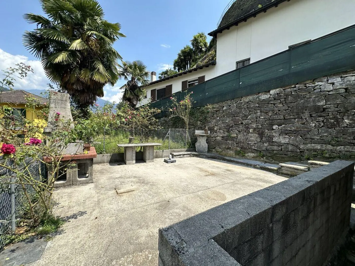 Maison Secondaire avec Deux Appartements, Garage et Jardin - Photo 9 sur 13