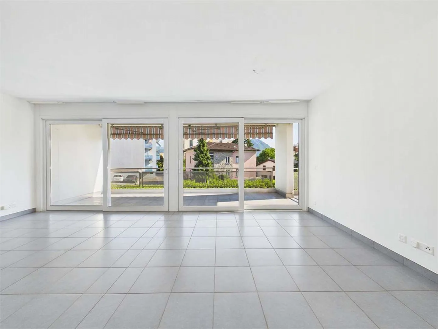 Spacious 3.5 Rooms in Pregassona - Photo 3 of 12