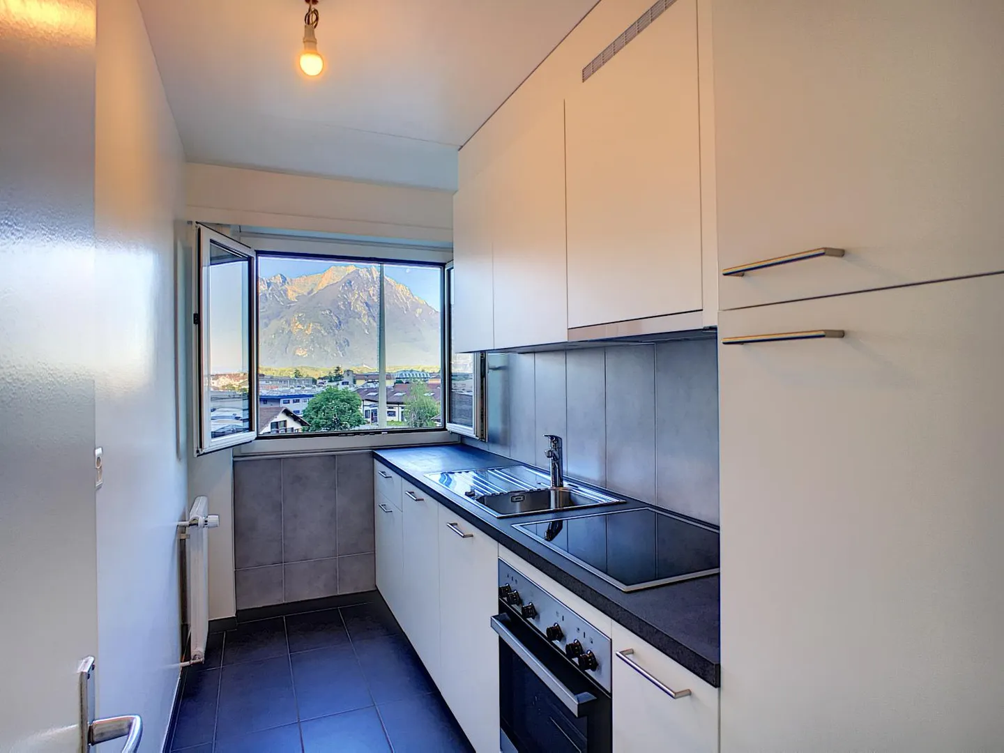 Appartement Charmant Rénové - Photo 3 sur 6