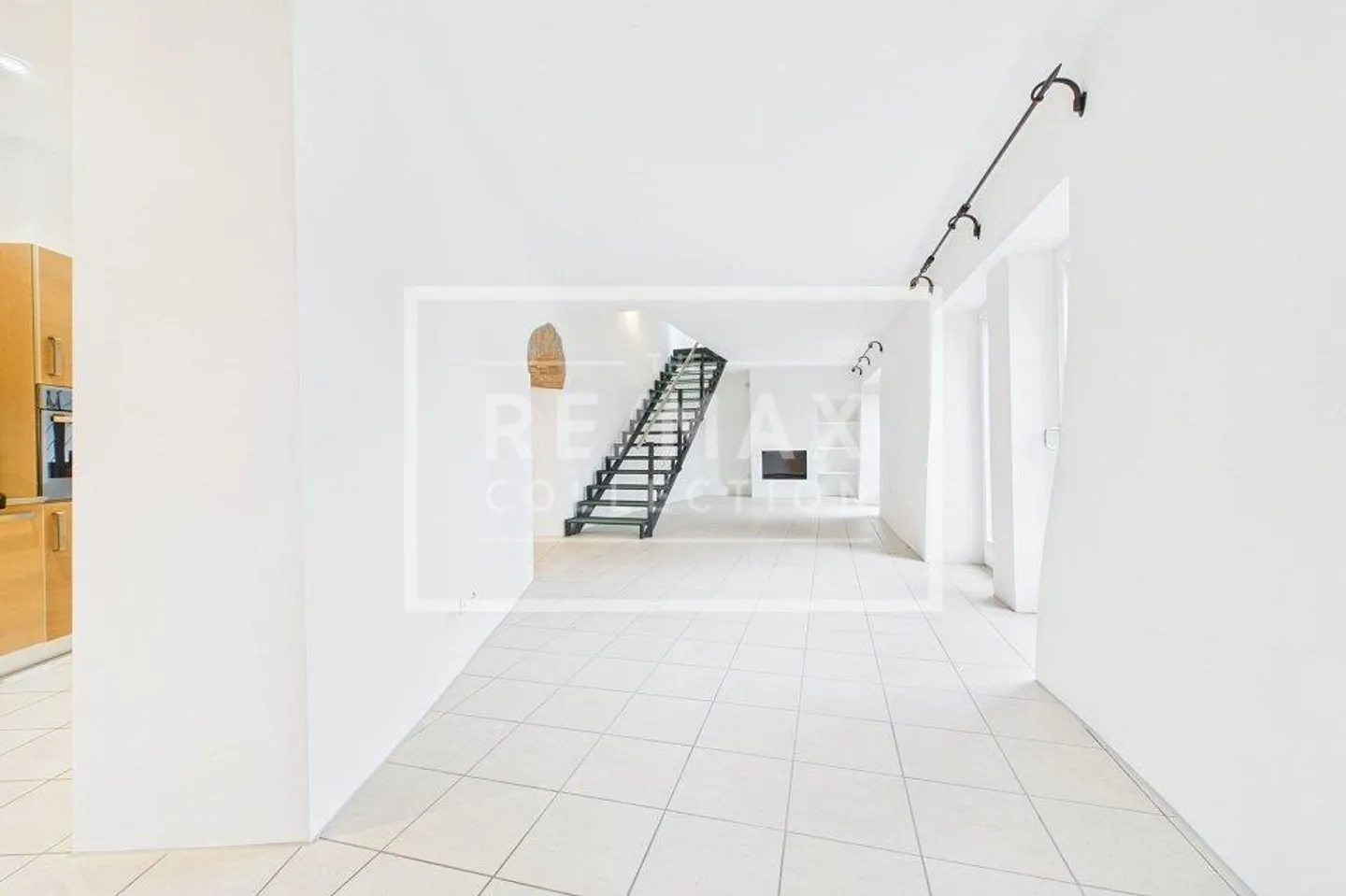 Elegant duplex with lake view in Carona - Photo 4 of 13