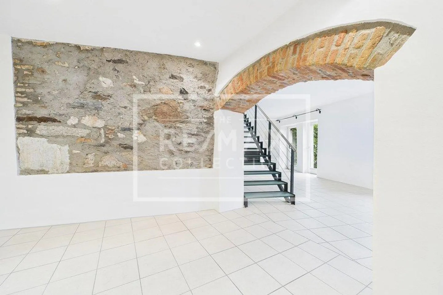 Elegant duplex with lake view in Carona - Photo 6 of 13