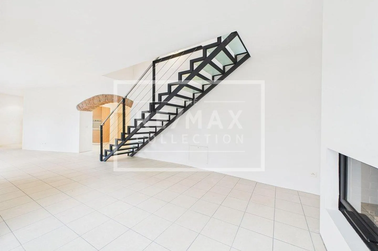 Elegant duplex with lake view in Carona - Photo 9 of 13