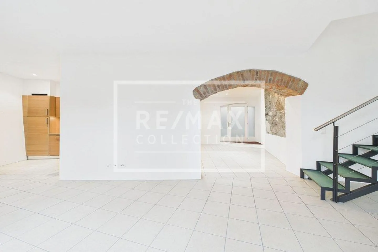 Elegant duplex with lake view in Carona - Photo 10 of 13