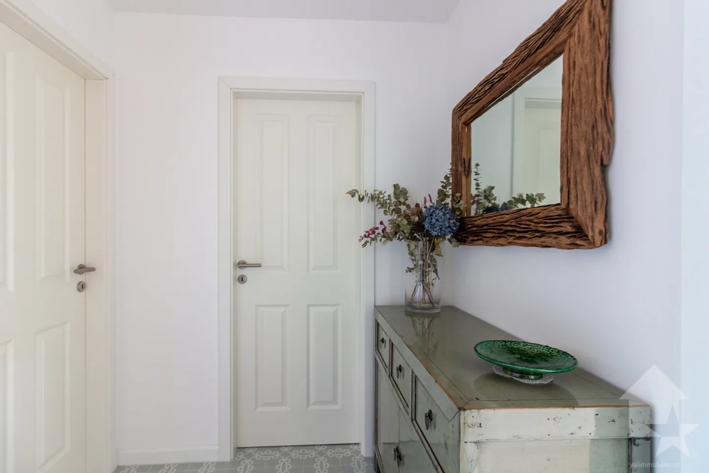 Spazioso appartamento ristrutturato di 2.5 locali con una magnifica vista - Foto 11 di 21