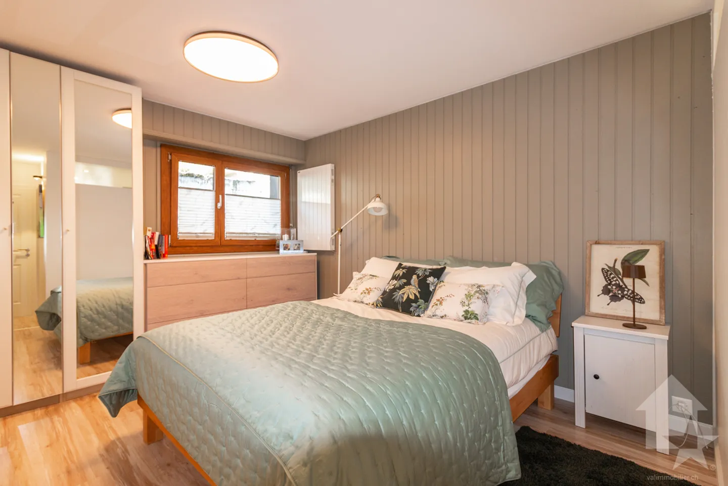 Spazioso appartamento ristrutturato di 2.5 locali con una magnifica vista - Foto 9 di 21