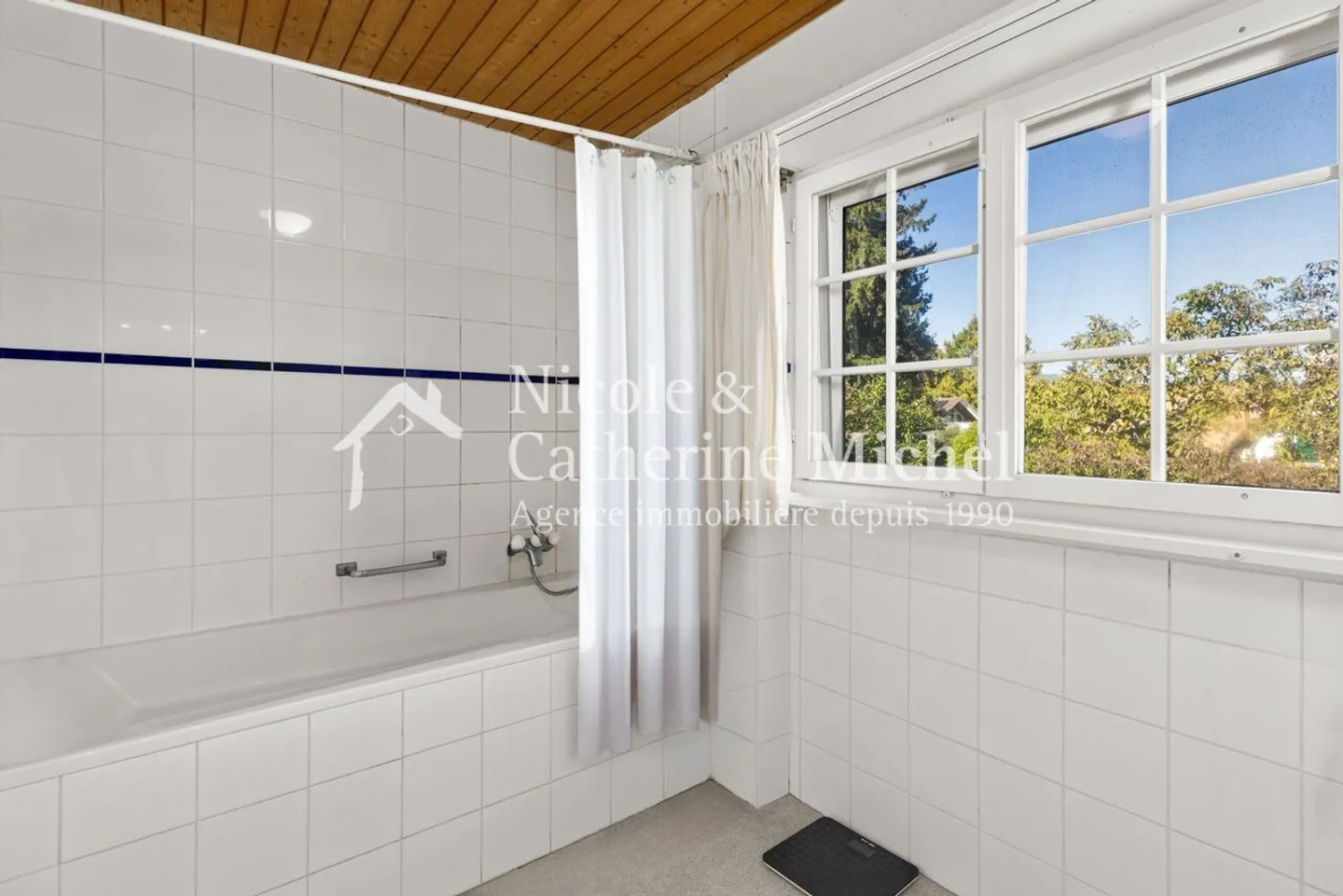 7.5 Room House - Photo 9 of 13