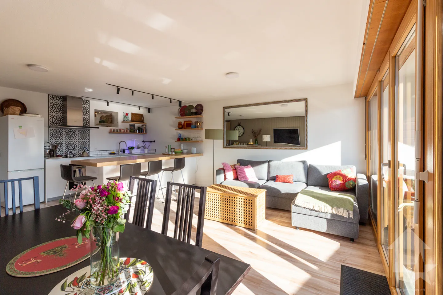 Spazioso appartamento ristrutturato di 2.5 locali con una magnifica vista - Foto 20 di 21