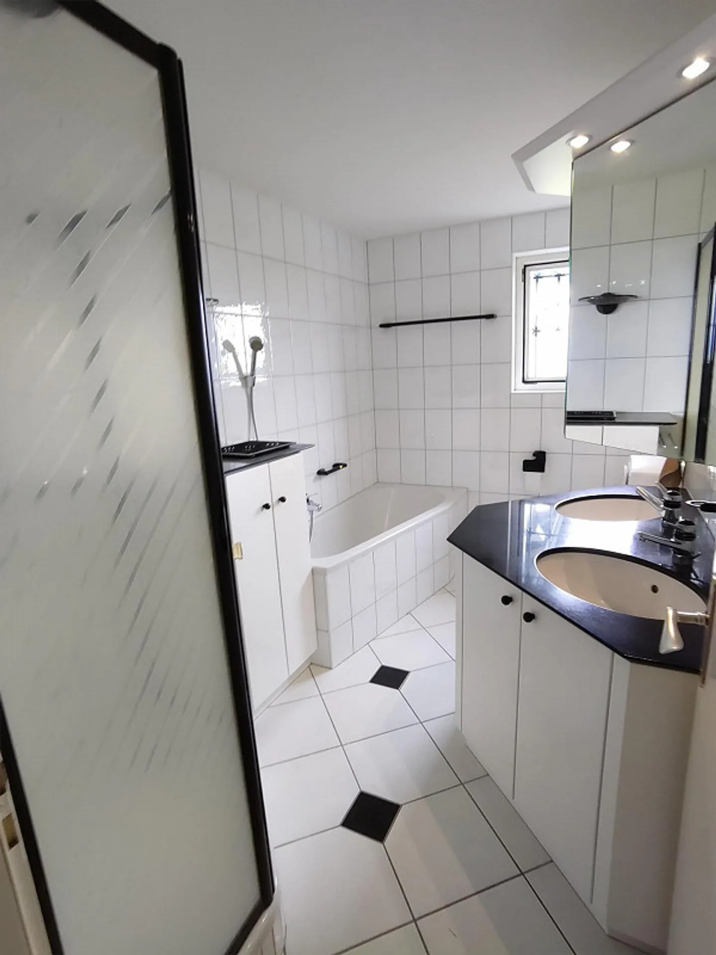 Charmante maison individuelle de 4 ½ pièces avec vue sensationnelle sur le lac de Constance - Photo 5 sur 18