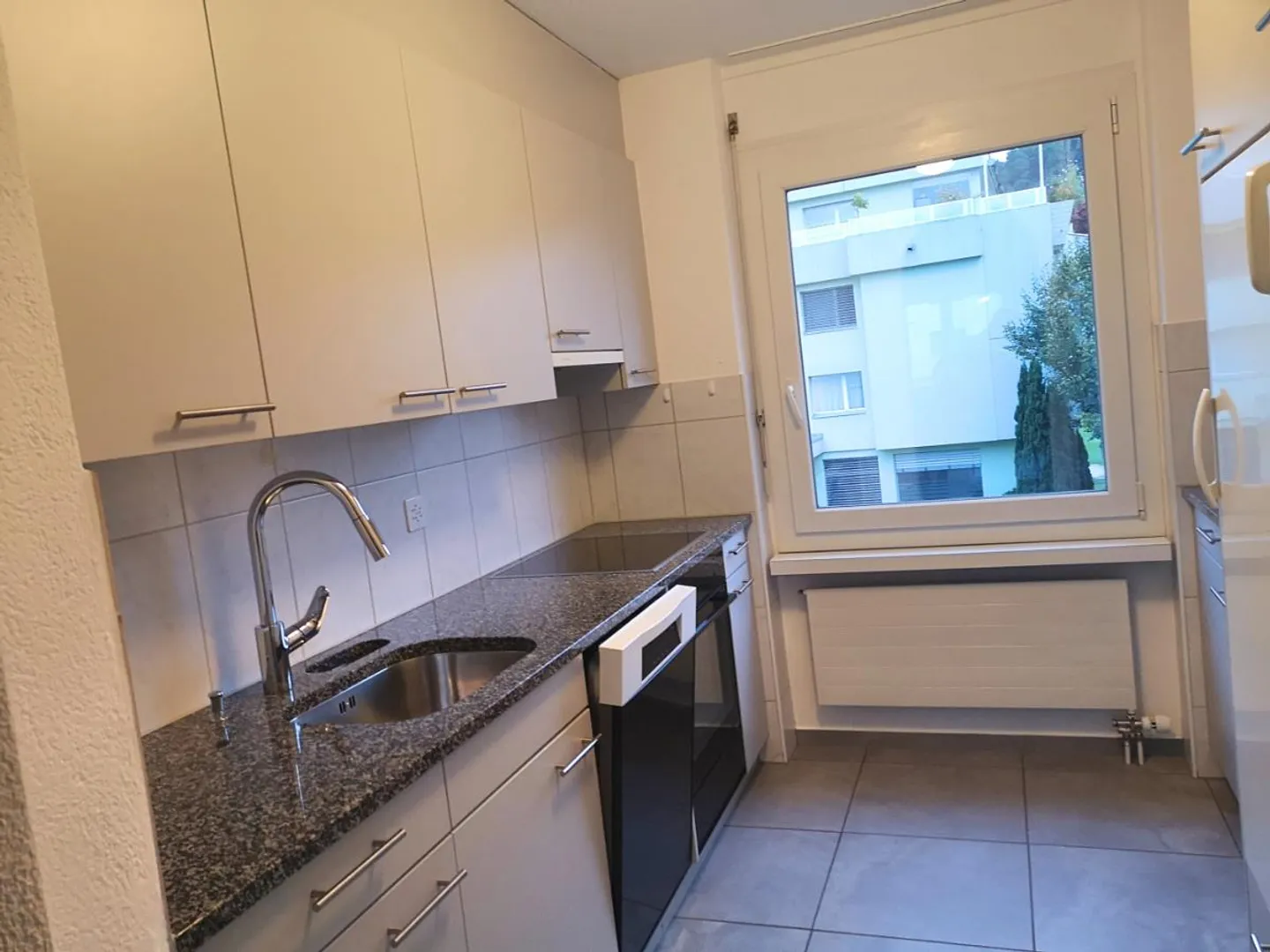 4 Room Apartment - Photo 2 of 5