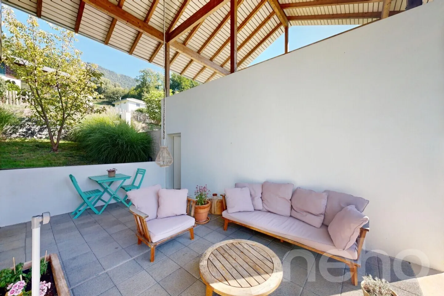 Villa contemporanea nel cuore di un contesto bucolico e senza affacci diretti - Foto 4 di 12