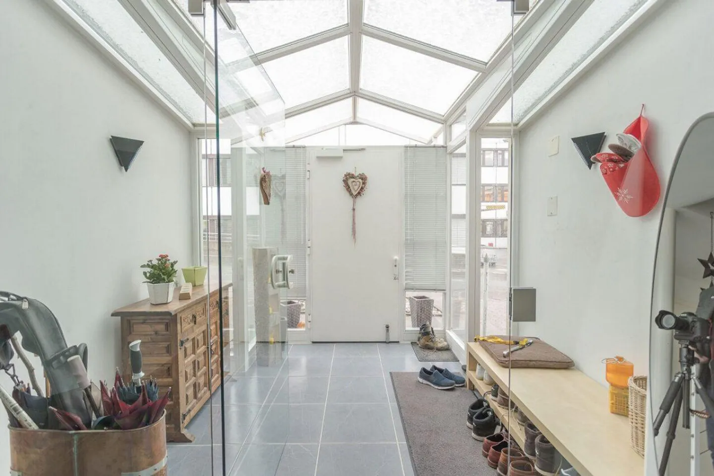 6 Room House - Photo 4 of 18