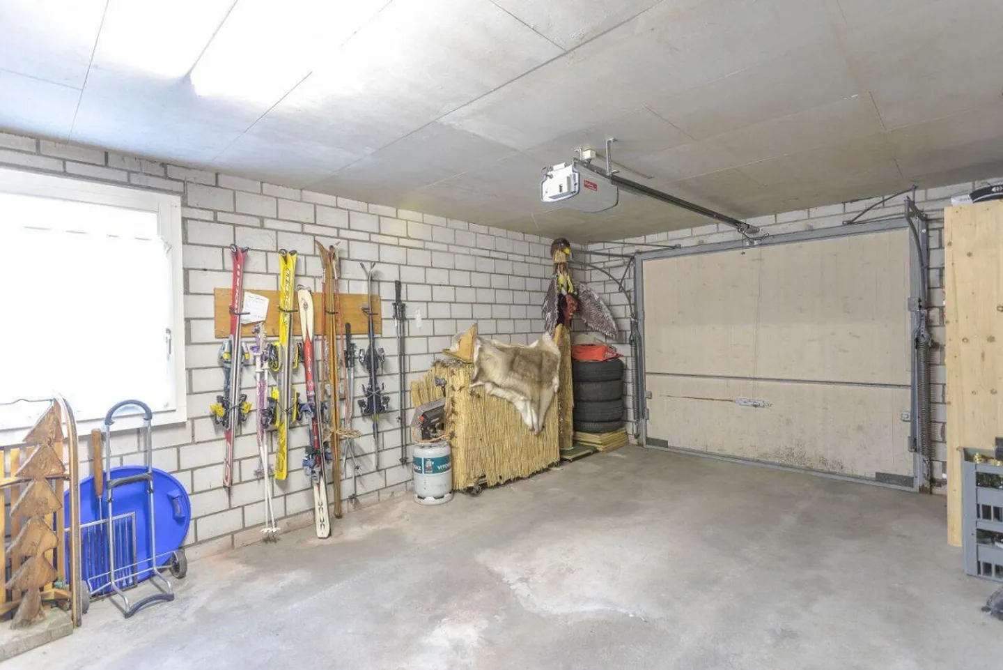 6 Room House - Photo 13 of 18