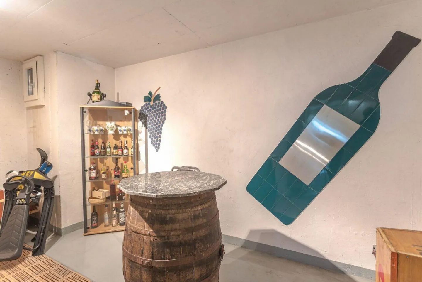 6 Room House - Photo 14 of 18